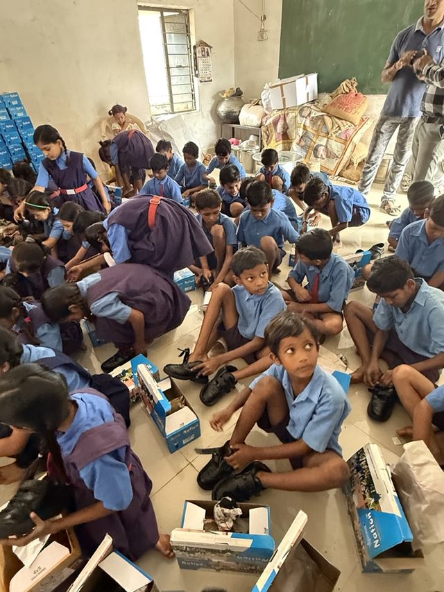 Shoe distribution drive